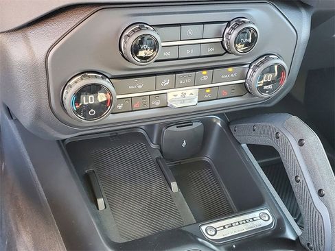 New 2025 Ford Bronco Badlands image 20