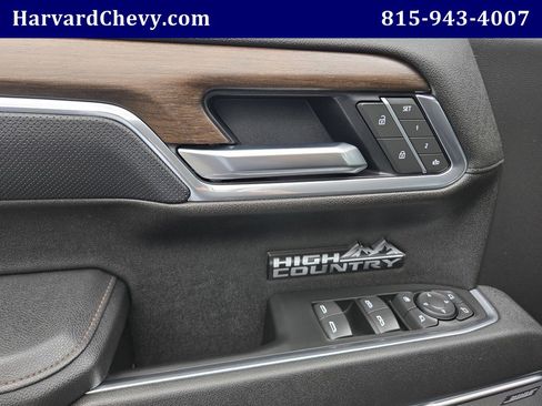 Used 2025 Chevrolet Silverado 1500 High Country image 34