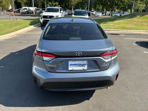 Used 2023 Toyota Corolla LE w/ LE Convenience Package FWD image 9