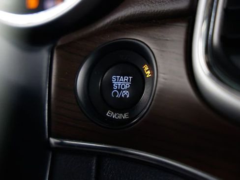 Used 2014 Jeep Grand Cherokee Overland w/ Advanced Technology Group image 31