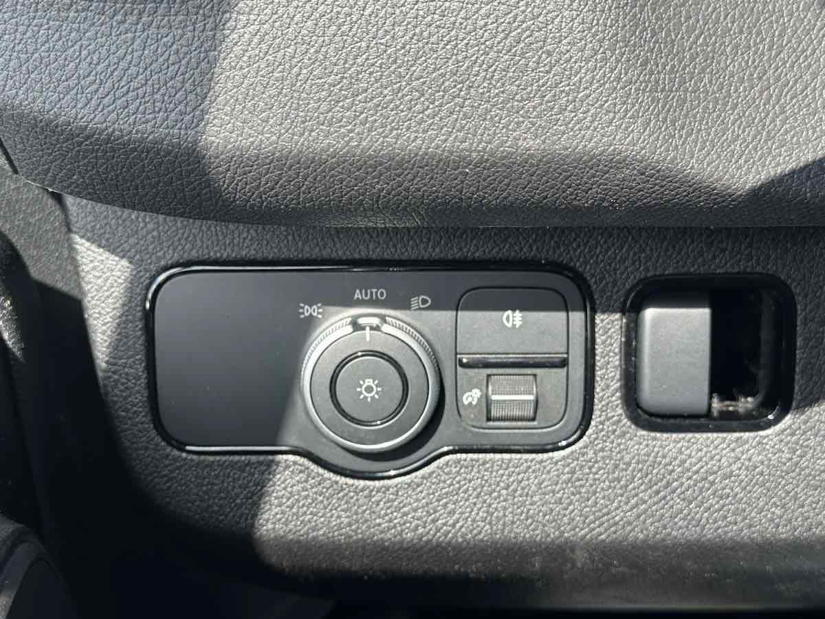 Used 2024 Mercedes-Benz Sprinter 2500 w/ Acoustic Package image 30