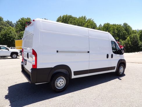 Used 2026 RAM ProMaster 2500 w/ Convenience Group FWD image 8