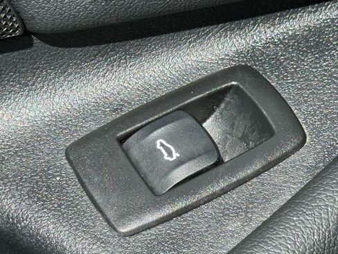 Used 2022 BMW 540i w/ M Sport Package image 21