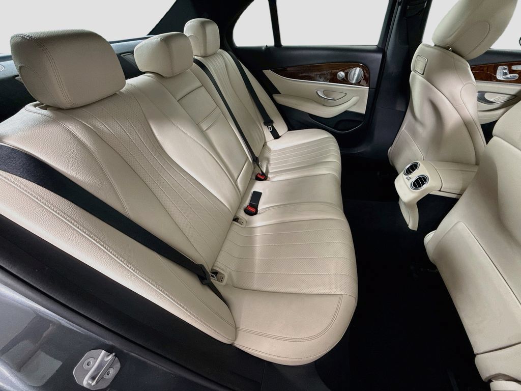 Used 2018 Mercedes-Benz E 300 4MATIC image 28