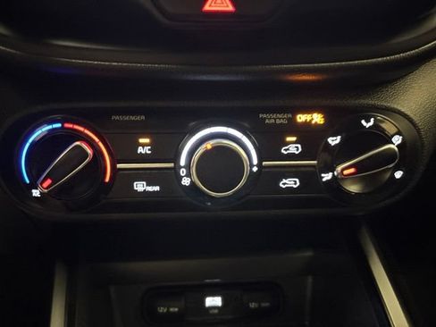 Certified 2025 Kia Soul LX FWD image 20