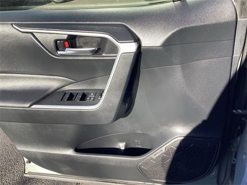 Used 2019 Toyota RAV4 XLE image 29