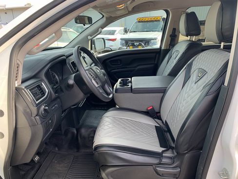 Used 2019 Nissan Titan S w/ S Utility Package image 17