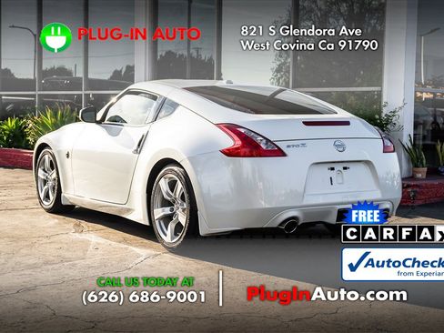 Used 2010 Nissan 370Z Touring image 2
