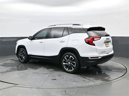 Used 2024 GMC Terrain SLT image 7