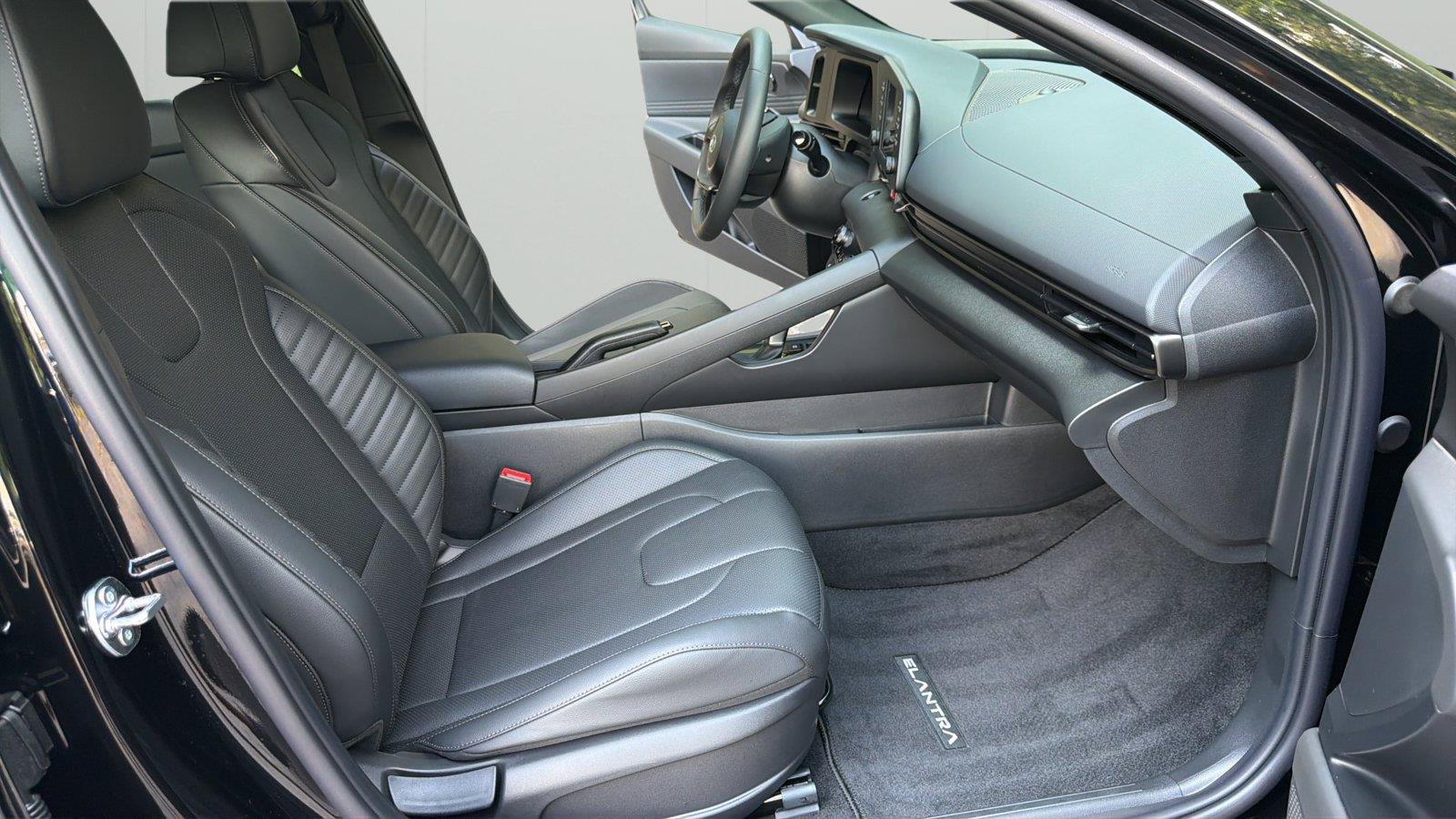 Used 2026 Hyundai Elantra SEL Sport FWD image 14