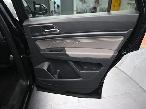 Used 2022 Volkswagen Atlas Cross Sport SE AWD/4WD image 27