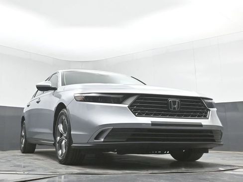 Used 2024 Honda Accord EX image 39
