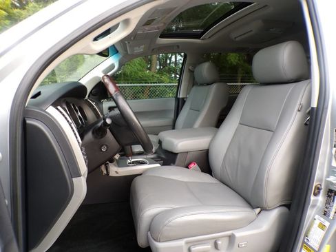 Used 2015 Toyota Sequoia Platinum AWD/4WD image 13