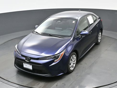 Used 2023 Toyota Corolla LE image 34