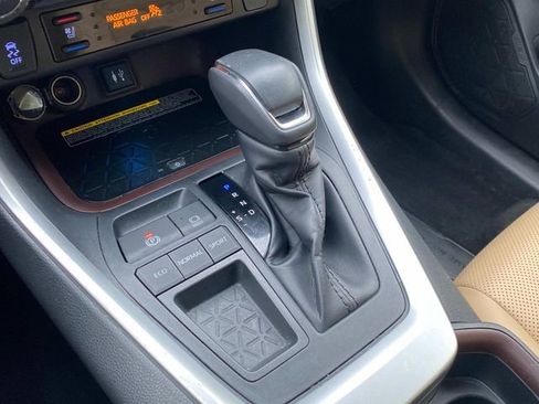 Used 2019 Toyota RAV4 Limited w/ Advanced Technology Package image 30