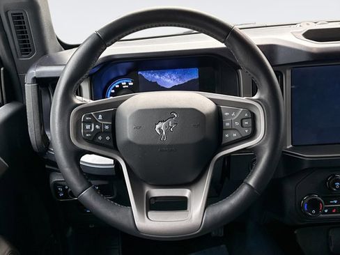 Used 2023 Ford Bronco Outer Banks image 12