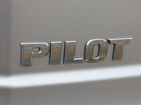 Used 2012 Honda Pilot Touring image 28