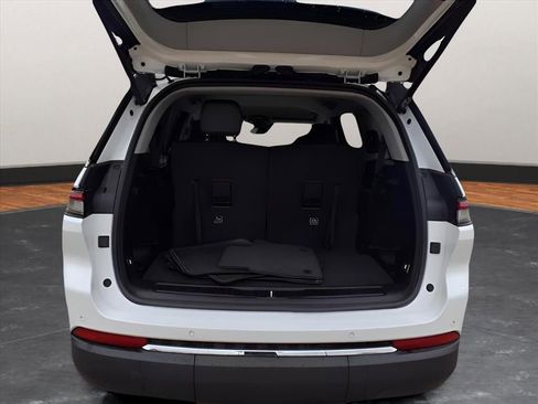 Used 2023 Jeep Grand Cherokee L Limited image 15