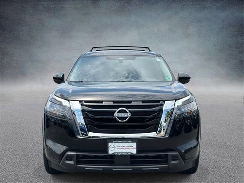 New 2025 Nissan Pathfinder SV w/ SV Premium Package image 6