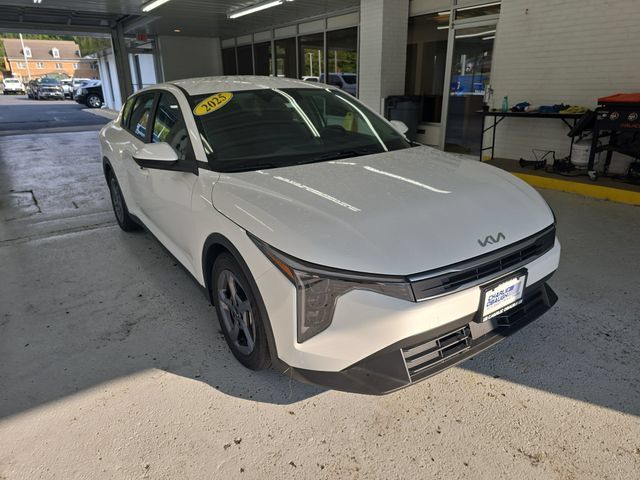 Certified 2025 Kia K4 FWD image 7