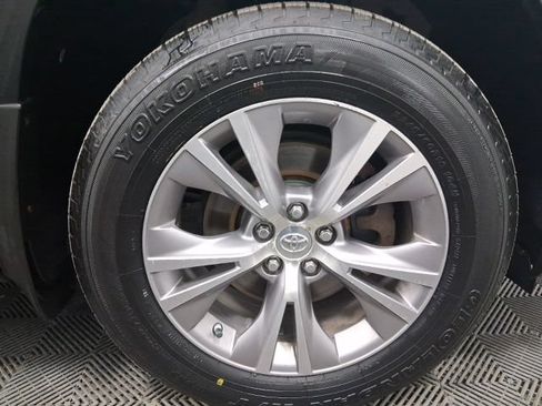 Used 2015 Toyota Highlander XLE AWD/4WD image 11
