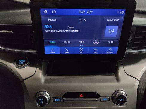 Used 2022 Ford Explorer XLT w/ Equipment Group 202A AWD/4WD image 25