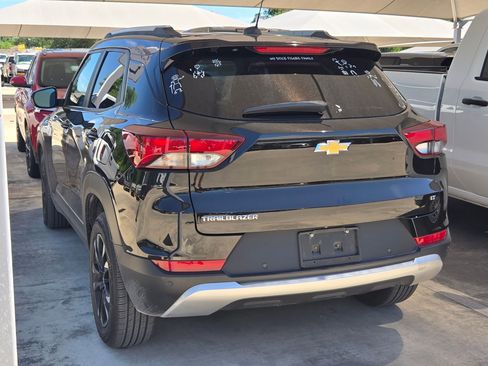 Used 2021 Chevrolet TrailBlazer LT w/ Driver Confidence Package FWD image 5