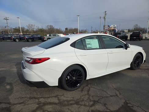 New 2026 Toyota Camry SE image 5