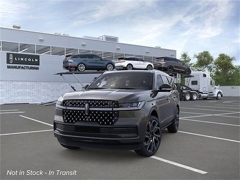New 2026 Lincoln Navigator Black Label AWD/4WD image 2