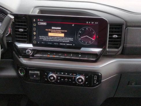 Used 2025 GMC Sierra 1500 SLT RWD image 17