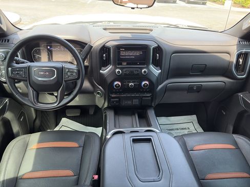 Used 2020 GMC Sierra 1500 AT4 w/ AT4 Premium Package AWD/4WD image 9