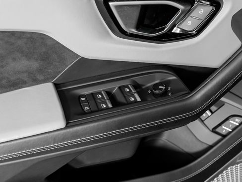 Used 2022 Lamborghini Urus AWD image 49