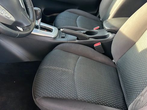 Used 2015 Nissan Sentra SR image 40