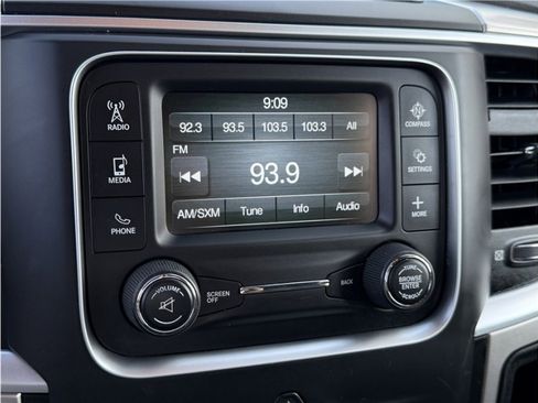 Used 2016 RAM 1500 Classic SLT image 39