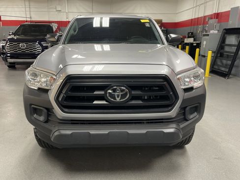 Used 2020 Toyota Tacoma SR image 3