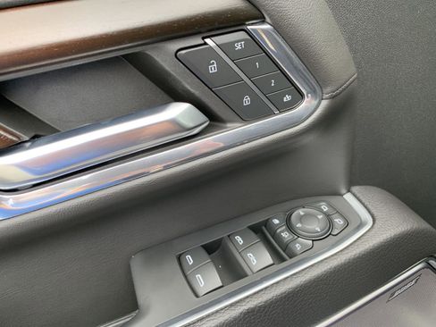 Used 2024 GMC Sierra 2500 Denali image 15