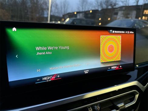 Used 2023 BMW i4 eDrive35 image 12