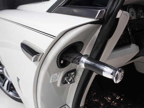 Used 2014 Rolls-Royce Wraith RWD image 33