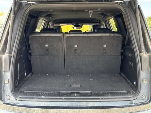 Used 2023 Jeep Wagoneer Series II w/ HD Trailer Tow Package AWD/4WD image 24