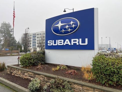 Used 2019 Subaru Crosstrek 2.0i Limited w/ Moonroof Package w/Navigation image 10