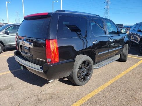 Used 2013 Cadillac Escalade Luxury image 5
