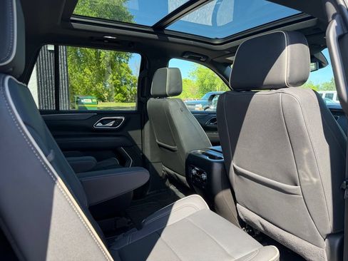 Used 2023 GMC Yukon SLT w/ SLT Premium Package AWD/4WD image 29