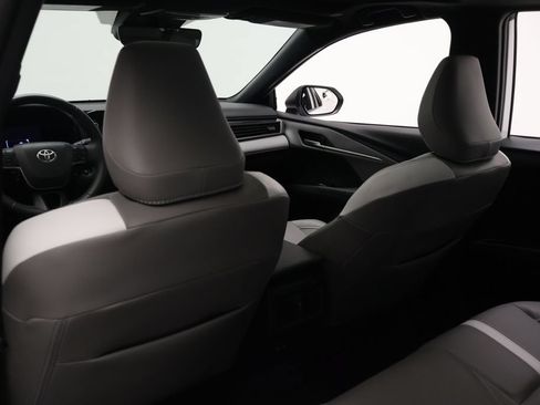 Used 2025 Toyota Camry SE w/ Multimedia Upgrade Package FWD image 20