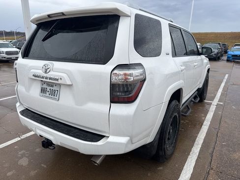 Used 2018 Toyota 4Runner SR5 Premium image 5