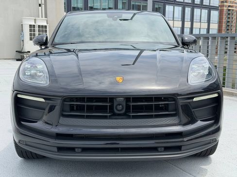Used 2023 Porsche Macan AWD/4WD image 10