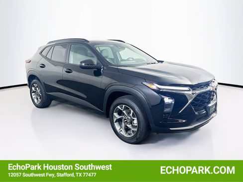 Used 2025 Chevrolet Trax LT w/ LT Convenience Package image 1