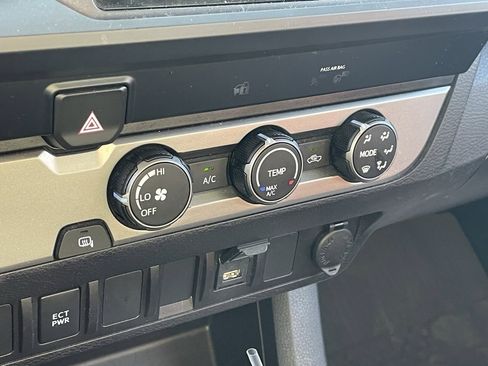 Used 2022 Toyota Tacoma SR image 6