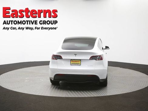 Used 2022 Tesla Model Y Long Range AWD/4WD image 31