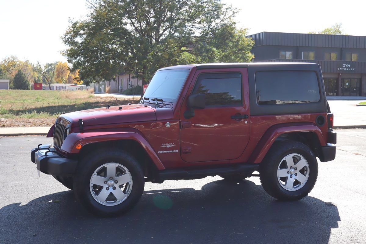 Used 2012 Jeep Wrangler Sahara w/ Connectivity Group AWD/4WD image 10