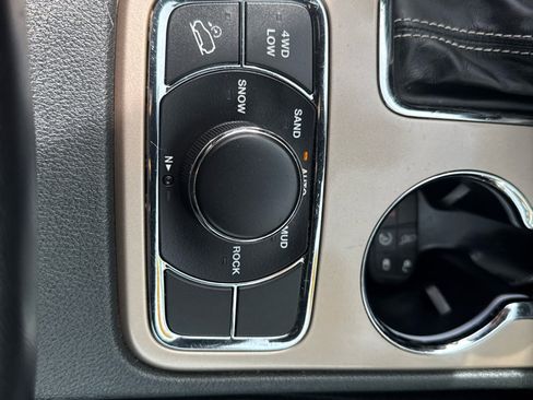 Used 2017 Jeep Grand Cherokee Limited image 30